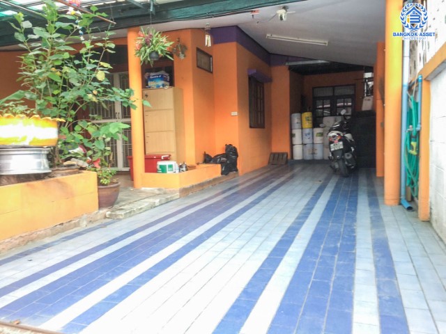 *****บ้านแฝดมือสองย่านกรุงเทพฯ ม.หลักสี่แลนด์ ดอนเมือง บนเนื้อที่กว้างขวางสุดๆ 35 ตร.ว. ฟังก์ชันจัดเต็ม 4 ห้องนอน 2 ห้องน้ำ 1 ที่จอดรถ แถมฟรี! 3 เครื่องปรับอากาศ 2 เครื่องทำน้ำอุ่น บนทำเลเดินทางสะดวก เพียง 20 นาทีก็ถึงสนามบินดอนเมือง ใกล้โรบินสัน ศรีสมาน, เมืองทองธานี และรถไฟฟ้า "สถานีดอนเมือง"